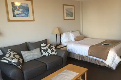 Photo 4 - Cove Motel Oceanfront