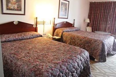 Photo 5 - Tourway Inn