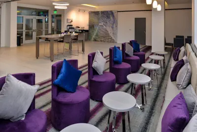 Photo 3 - Holiday Inn Express & Suites San Diego - Mission Valley by IHG