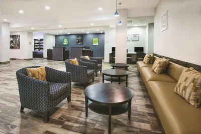 Photo 3 - La Quinta Inn & Suites by Wyndham Karnes City - Kenedy