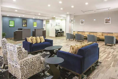 Photo 4 - La Quinta Inn & Suites by Wyndham Karnes City - Kenedy