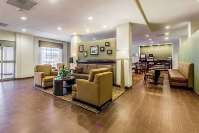 Photo 2 - Sleep Inn & Suites Jourdanton - Pleasanton