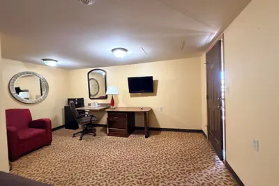 Photo 4 - Regal Inn Coffeyville KS US 169
