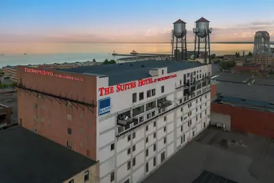 Photo 2 - The Suites Hotel at Waterfront Plaza