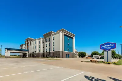 Photo 2 - Hampton Inn & Suites Pauls Valley