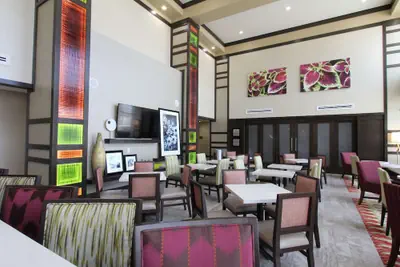 Photo 4 - Hampton Inn & Suites Dallas Market Center