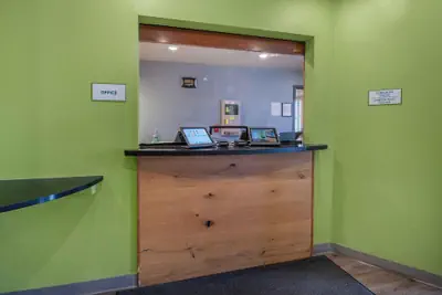 Photo 3 - Extended Stay America Select Suites - Dayton - Miamisburg