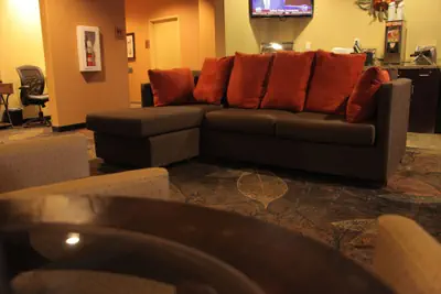 Photo 4 - Little Missouri Inn & Suites