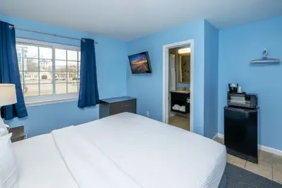 Photo 5 - Commander Beach House Hotel