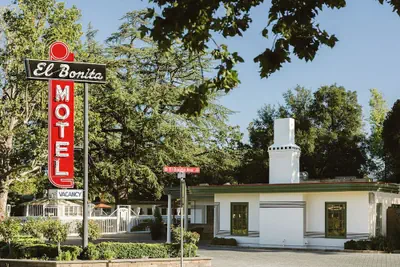 Photo 2 - El Bonita Motel