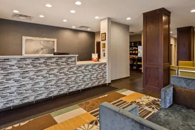 Photo 4 - Best Western Plus Boardman Inn & Suites