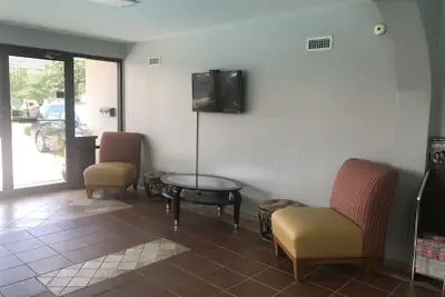 Photo 4 - Alamar Resort Inn
