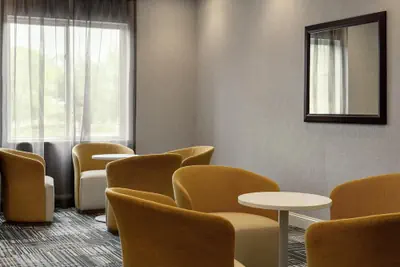 Photo 4 - Homewood Suites by Hilton Burlington