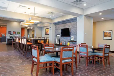 Photo 3 - Hampton Inn Kalamazoo