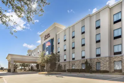 Photo 2 - Hampton Inn & Suites Dallas/Plano-East
