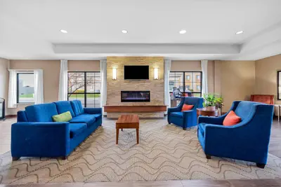 Photo 3 - Comfort Inn & Suites West - Medical Center