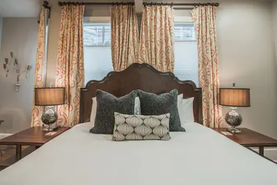 Photo 5 - The Windsor Boutique Hotel