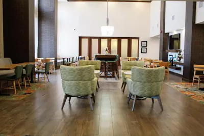 Photo 2 - Hampton Inn & Suites Blythe