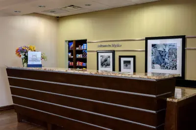 Photo 3 - Hampton Inn & Suites Blythe