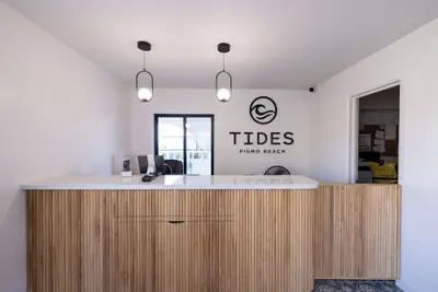 Photo 3 - The Tides Oceanview Inn and Cottages