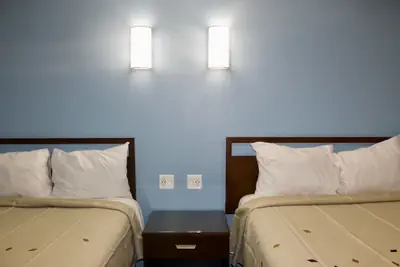 Photo 5 - Crescent Inn