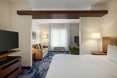 Photo 4 - Fairfield Inn & Suites Bristol