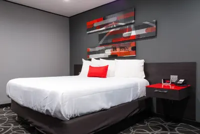 Photo 3 - Astro Pasadena Hotel