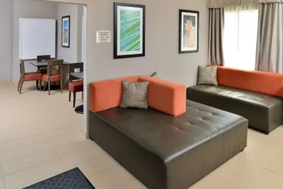 Photo 3 - Scottish Inns & Suites