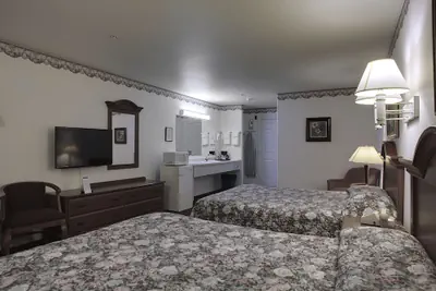 Photo 4 - Lighthouse Inn