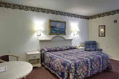 Photo 3 - Lighthouse Inn