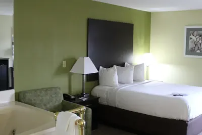 Photo 5 - Quality Inn & Suites University Area