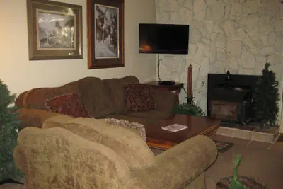 Photo 2 - Sherwin Villas by Mammoth Res Bureau