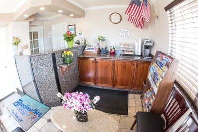 Photo 3 - Pismo Beachwalker Inn & Suites