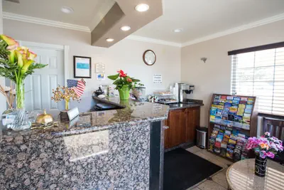 Photo 4 - Pismo Beachwalker Inn & Suites