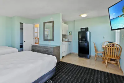 Photo 3 - Ocean Court Beachfront Hotel