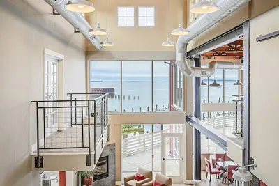 Photo 3 - Cannery Pier Hotel & Spa