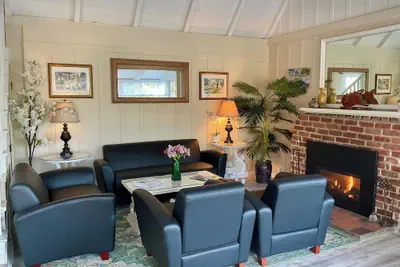 Photo 3 - Carmel Green Lantern Inn