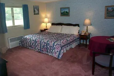 Photo 5 - The Chalet Motel, A Travelodge by Wyndham