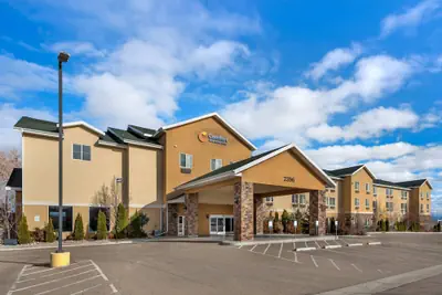 Photo 2 - Comfort Inn & Suites Vernal - National Monument Area