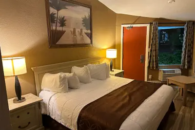 Photo 3 - A-1 Budget Motel