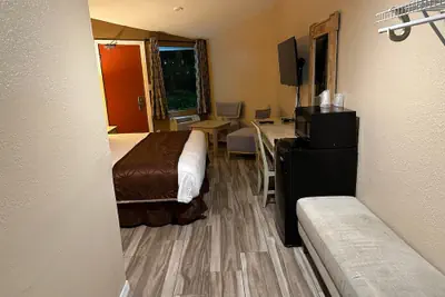 Photo 4 - A-1 Budget Motel
