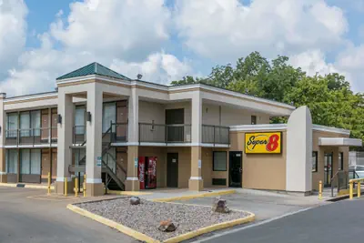 Photo 2 - Super 8 by Wyndham Duncan OK