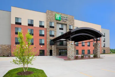 Photo 2 - Holiday Inn Express & Suites Davenport by IHG