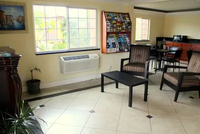 Photo 3 - Orange Show Inn San Bernardino
