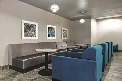 Photo 3 - La Quinta Inn & Suites by Wyndham Victoria - South