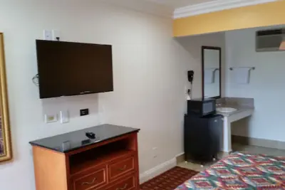 Photo 5 - Kona Inn Motel Anaheim