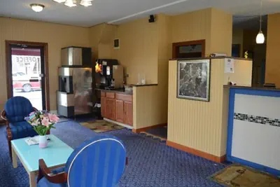 Photo 2 - Hyannis Host Inn