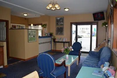 Photo 4 - Hyannis Host Inn
