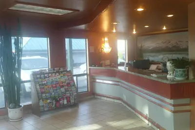 Photo 4 - Sunrise Inn