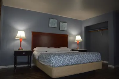Photo 5 - Glass Slipper Inn - Stanford Palo Alto